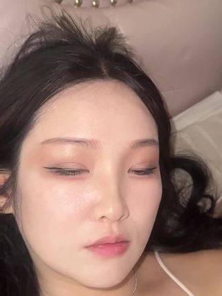 素人化完妆之后没开美颜真实的自拍!眼影盘自留款
