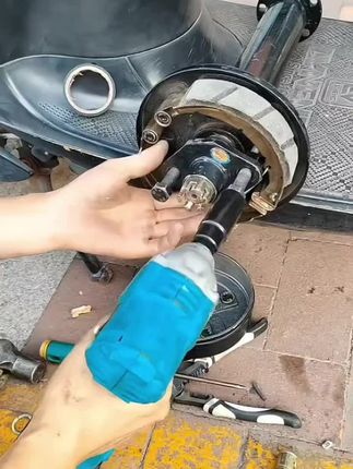 #三轮车半轴工具 #拆卸轴承 #三轮车半轴拆卸 #三轮车刹车锅拆卸拉马
