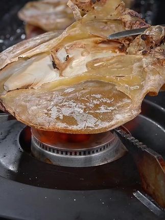 墨鱼汤怎么炖才好喝?这炖的墨鱼汤,汤鲜味美不发苦,教程很详细一步到位#墨鱼排骨汤 #煲汤 #美食教程