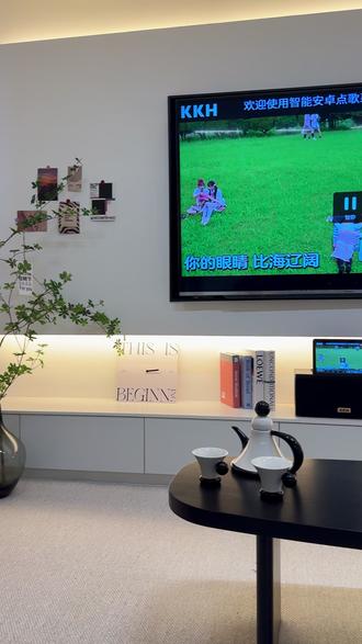 新家入手的这款KKH点歌机,妥妥的客厅实力好物! #KKH点歌机 #家庭KTV #卡拉ok点歌机 #客厅改造
