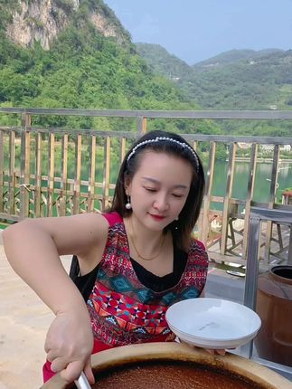 手工麦子酱 ,长阳的麦子酱有多少年您没有吃过了,拌饭、拌面炒菜格外香#把家乡的味道分享给大家 #农村美食 #下饭菜 #妈妈的味道 #麦子酱