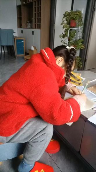 怎样上网课最简单 oQd9ENJyXzAPIg8WB4fJAexAzAigEBz8IEtynh~tplv-dy-resize-origshort-autoq-75:330.jpeg?x-expires=1995940800&x-signature=0sAkikVftBAcvx22%2FQnzsklxsk4%3D&from=3213915784&s=PackSourceEnum_AWEME_DETAIL&se=false&sc=cover&biz_tag=pcweb_cover&l=021680581296732fdbddc02002308171541b616600000fcbe6bc9