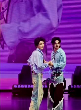 3.2云熠演唱会双人舞《海芋恋》#云熠演唱会 #海芋恋 #云旗Yunqi #郝熠燃 #云熠婚礼现场