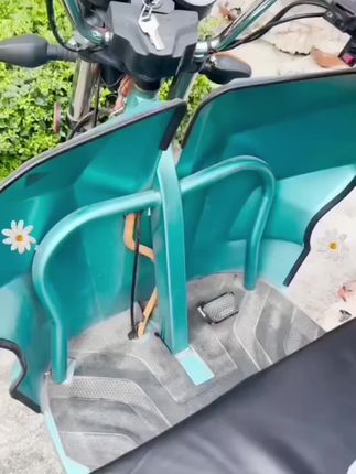 三轮车储物盒前置电动三轮车放东西神器三轮摩托车工具手机收纳箱