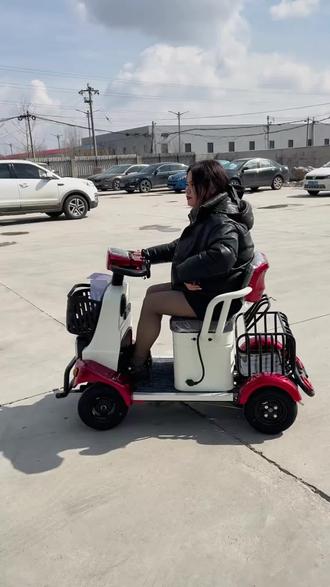 Q80.车型 低能耗、更省电,长期家用代步更划算,绿色出行更环保。
#电动四轮代步车 #节能代步车