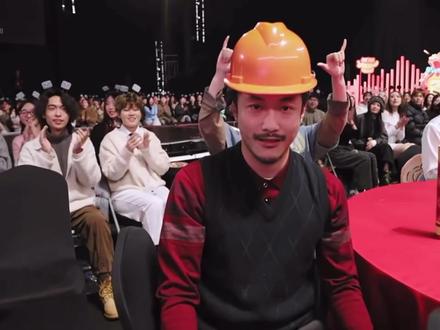 抽象之神发力了
#外星从 #张兴朝 #牛爷爷