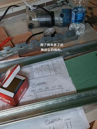 高碳钢德式铁皮剪锋利耐用。