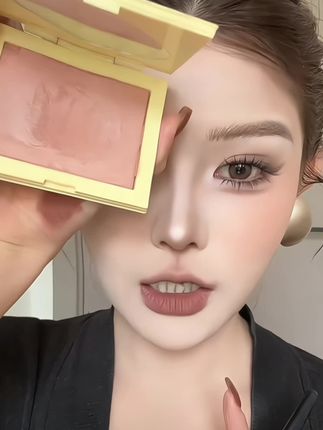 原生感裸杏色腮红!!!一颗化全脸超百搭,想要化全妆显脸小的都可以试一下#腮红打法#腮红推荐#腮红的正确画法#眼影