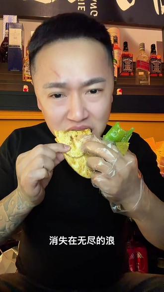 #用抖音记录人生 有个爱吃嘴的店员妹妹 跟着吃不少好吃的~