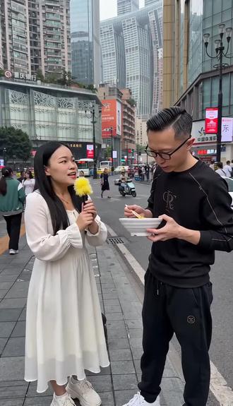 吃什么不用嘴?你知道吗?评论区揭晓答案#益智游戏 #脑筋急转弯 #锻炼思维能力 #街头采访 #上热门