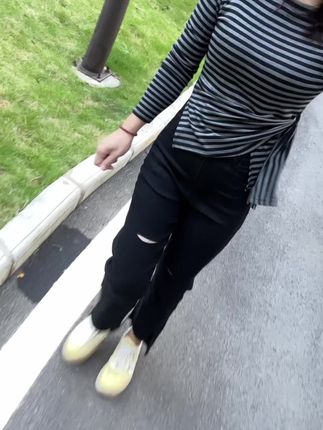 #早秋上新 #不规则上衣 #弹力烟管裤 #休闲穿搭 #穿出自己的风格 @抖音小助手 @DOU+上热门