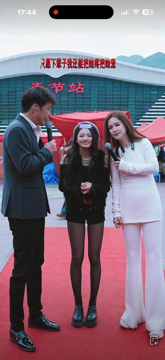 赵鑫老师带着徒弟安静串场#录制现场 #赵鑫 #王紫菲 #索图