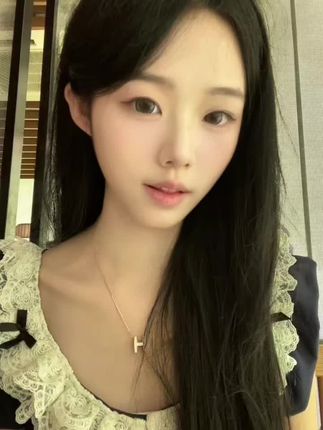 绿茶这个灯光不乘哦#萌妹子 #wlw #la #情侣