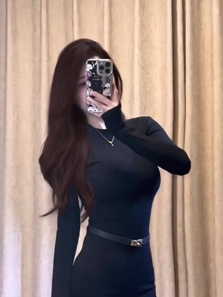 #性感穿搭 #小个子显高显瘦穿搭 #梨形身材穿搭 #辣妹穿搭 #小黑裙