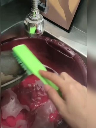 太好了 翻毛皮鞋子有救了 怎么没早点发现这个好东西啊!#好物种草 #翻毛皮鞋子清洗妙招 #污渍轻松去除 #小白鞋清洗 #擦鞋神器