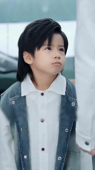 送货而已我怎么成了车神2 送货司机误闯赛车场,180 码上墙过弯甩飞职业车队!这操作谁看疯了?
货车当赛车开?排水渠过五连发夹弯,送货小哥凭本能碾压亚洲冠军!
螺丝没拧紧轮胎飞了?他松油换挡完成死亡过弯,全场车手看呆!
被赛车圈嘲笑的送货仔,5 分钟跑完 20 公里山路,打破世界记录!
车队嫌他是野路子?货车司机硬刚龙脊山悬崖赛道,打哭所有看不起他的人!
连赛车门都不会开的送货员,一脚弹射起步,让职业车手吃尾气!
他跑了 6 年山路送货,只为找一个女人,没想到儿子竟喊他爸爸?
未婚先孕被抛弃,6 年后送货司机带娃归来,凭车技拯救前妻车队!
富二代逼婚威胁解散车队,没想到前妻的送货前夫是隐藏车神?
前期越不起眼,后期越炸裂!送货小哥的逆袭之路,太解气了!
为了老婆孩子,送货司机硬刚悬崖赛道,这波守护谁看哭了?
看不起送货的?他用货车跑出赛车级走线,狠狠打了所有精英的脸!#送货而已我怎么成了车神#抖音短剧#百亿剧好看计划#爆款短剧#万润卡纳剧场