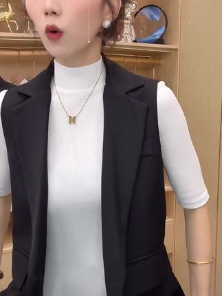 2025新款半高领中袖显瘦内搭打底衫女显身材洋气修身内搭短袖T恤