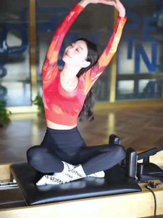 #健身 #爱健身的小姐姐 #时尚搭配服装 #美背