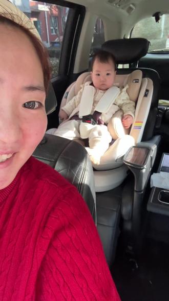 我的小病宝,逛吃电量满格~|
出来晒晒太阳,小病快快跑掉#宝宝出门就开心