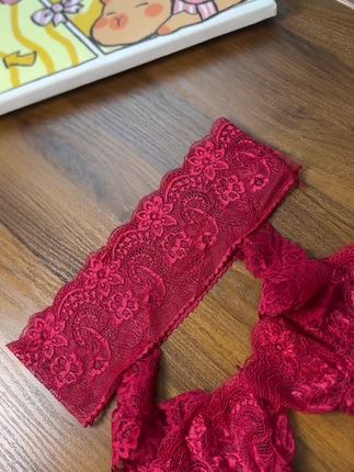 蕾丝的精致重工加黑丝的性感妩媚,简直是长在我的审美点上,这也太好看了,谁能拒绝呀?#御姐#蕾丝#腿袜#性感#长筒袜