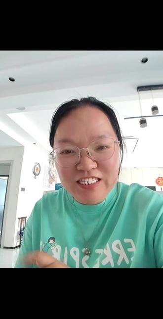 茄子可以生吃吗?颜色居然是绿色的,这是真的吗?#绿茄子 #绿茄子家常做法 #茄子的神仙吃法 #在线等