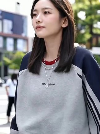 细节控爱了!韩系撞色卫衣质感拉满#2025秋季卫衣新款 #韩系宽松卫衣 #撞色领袖设计感上衣 #微胖显瘦卫衣 #插肩袖慵懒风
