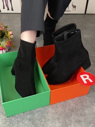 圆头粗跟百搭羊皮短靴瘦瘦靴#鞋底软面穿上超舒服 #好物分享 #用心做好鞋 #靴子的搭配 #美鞋分享 @抖音广告助手 @DOU+小助手 @企业号小助手