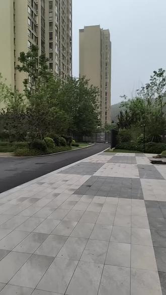 高高兴兴上班.#最美小区景观 #交房了