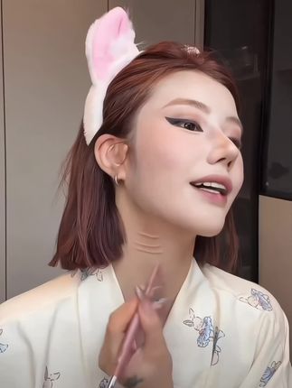 一笔搞定妈生粉蚕卧蚕!!这下再也不会找不准位置了~#卧蚕#平价彩妆#双头卧蚕笔#美妆好物#季节会変愛意永恒
