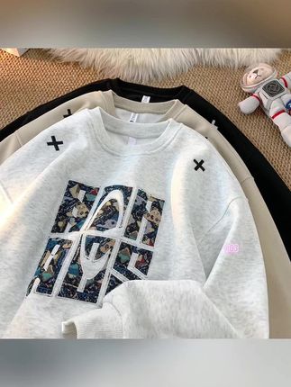 这件卫衣真的太帅了,重工贴布绣设计,质感满满,帽子一戴,氛围感拉满,还是加绒加厚的,穿上身特别暖和,而且它还不起球、不缩水,喜欢的朋友赶紧点击下方链接购买吧!#卫衣 #加厚