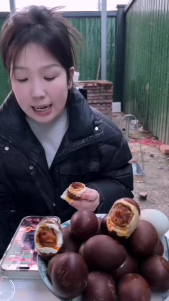 10枚五香烤鸭蛋60-70g红泥腌制咸淡适中开胃即食#五香烤鸭蛋 #五香烤鸭蛋太好吃了 #红泥腌制咸鸭蛋 #红泥腌制的烤海鸭蛋