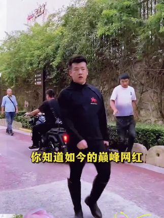 #上热门 河南哭神九笙真的太厉害了!用心唱出来的爹娘的恩情还也还不够,直接感动所有人观众现场落泪#木森 #木森大舞台 #气垫 #音乐分享