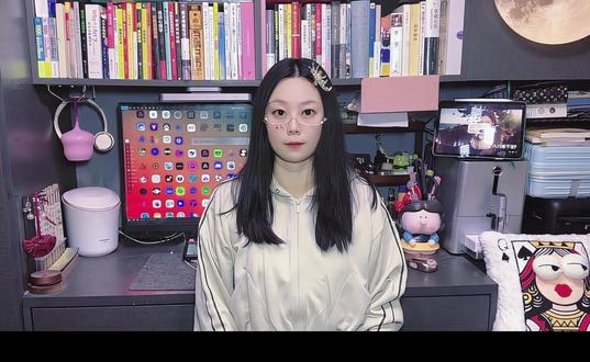 QuiverAI矢量图生成AI 你知道吗?现在很多拿高薪的设计师,根本不是设计能力比你强,而是他们掌握了一个你不知道的秘密武器。今天我就把这个秘密告诉你。
#人工智能 #AI工具 #AI矢量图 #科技下一站 #AI黑科技