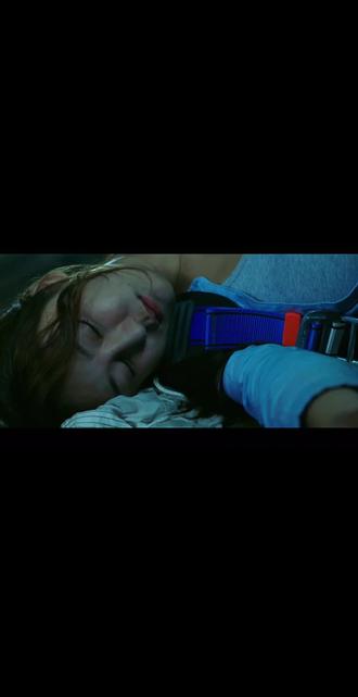 女人刚醒就看见一只史前巨兽!#三角龙#迅猛龙#冒险@抖音视推 @精选推荐