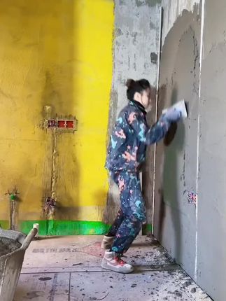 #施工现场实拍 #瓦工铺贴瓷砖 #拉槽抹子