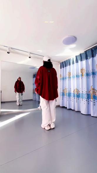 🔥新舞来袭🔥《2026年一切顺顺顺》0.8倍慢动作口令演示💃 新的一年,愿所得皆所期,所求皆如愿,简单欢快的舞蹈,让我们一起舞起来,迎接幸福满满,顺顺溜溜的2026年🎆#新舞来袭 🔥 #原创 #原创作品 #新年快乐 #流量扶持 @抖音小助手 @DOU+上热门 @热门音乐🔥 @我要上热门