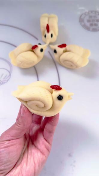 春天的面食太诱人#创作灵感 #创意小鸟#花样面食#花馍 创意小鸟 手工制作 捏出春天的温暖