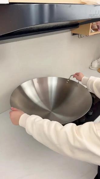食堂饭店酒店厨师专用的炒菜锅,用它炖肉、炒菜都很方便! #不锈钢炒锅 #炒锅 #厨师专用炒锅 #结实耐用
