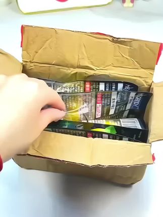 我超爱这维C果汁软糖,软糯Q弹,吃着解馋嘴巴还香香的,不爱水果的有福啦! #维C软糖 #网红零食