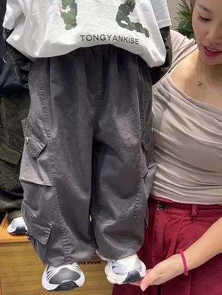 高克重厚款纯棉工装多个口袋裤,不厚重很柔软也舒服,现货呦#纯棉裤子 #男女同款 #质感高级 #灰色系 #男孩子也要有衣品