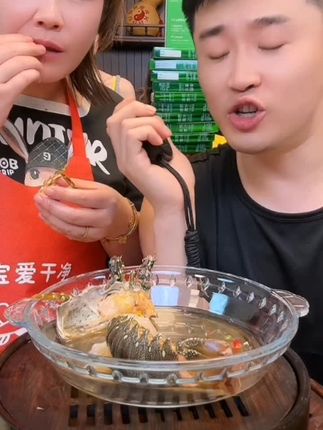 #植物益生元青汁 #太好吃了 配料表很干净,只有小麦苗和益生元,喝起来麦香浓郁,每天早上喝一杯#美食推荐官
