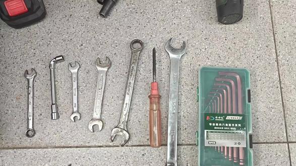 有这几种工具,拆、修电车不在话下!!!#雅迪电动车 #自己在家修车 #雅迪王鹤棣