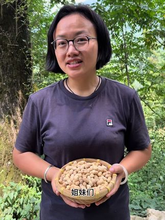 柴火炒的老品种的小花生来了