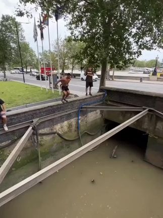 春秋冬款潮牌潮流百搭新款宽松休闲束脚卫裤秋休闲卫裤#显高显瘦显腿长#男生穿搭 #男士休闲裤#男士卫裤#百搭裤子