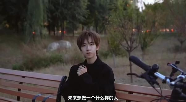 喜欢你不是没有道理的#贺峻霖 #时代少年团贺峻霖#一个人的成长是懂得放下