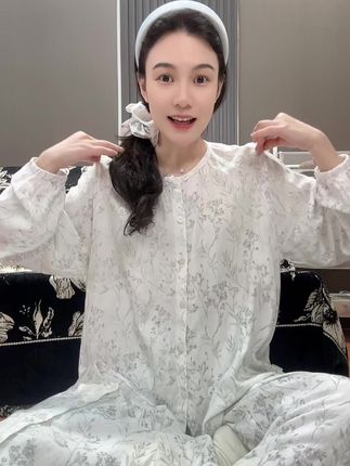 它是那种很舒服的纱布面料,贴身穿就像裹了一层云朵一样,软乎乎、糯唧唧的,透气性也超棒#家居服 #睡衣家居服 #夏季穿搭 #睡衣控