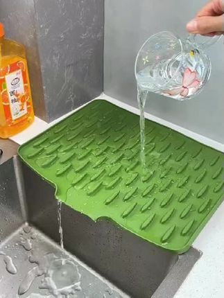 这个软硅胶沥水垫真的太实用了,既可以沥水还可以隔热防烫 #沥水垫 #隔热防烫垫 #软硅胶沥水垫 #厨房必备