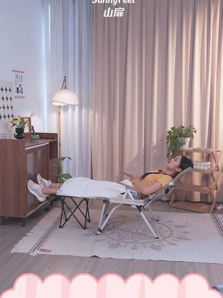 谁懂啊,这种多功能的折叠椅真的太实用了,坐着很舒服,还可以平躺,甚至能当个午睡的小窝。它的承重能力很强,而且稳定性很好,就算你在上面蹦蹦跳跳都没有问题,不用的时候可以把它折起来放在车里或者家里,一点都不占地方,有了它,出门游玩或者在家休息都能轻松搞定#户外用品#户外好物#户外#好物分享#户外用品推荐