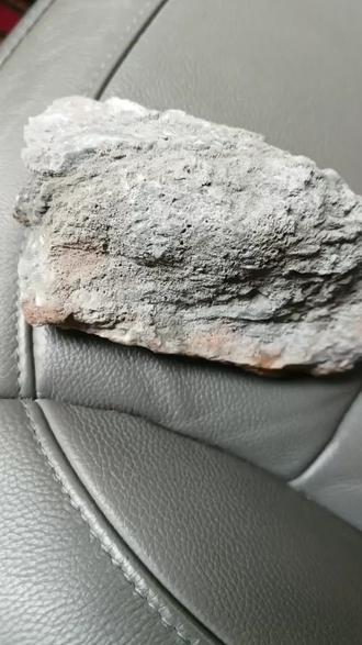 重晶石 主要成分硫酸钡 用途 光学领域 钨的主要矿石 医疗抗辐射 建筑领域等等#原石 #石来运转 #大自然的鬼斧神工 #原创作品 #矿石