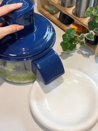 这个自动去皮机真的能去掉葡萄啊提子李子这些小水果的外皮,削过皮的水果口感真得好!#厨房好物 #好物推荐🔥 #去皮机 #削皮机 #剥皮神器